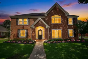 3814 St Michaels Ct, Sugar Land, TX 77479 - Photo 2