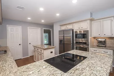 3814 Saint Michaels Court, Sugar Land, TX 77479 - Photo 12