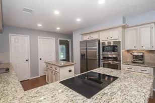 3814 St Michaels Ct, Sugar Land, TX 77479 - Photo 12