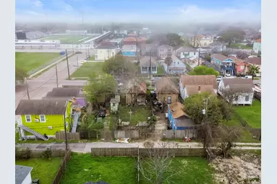 2806 Avenue L, Galveston, TX 77550 - Photo 32