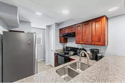 1516 Bay Area Boulevard #B8, Houston, TX 77058 - Photo 6