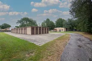 8819 Dowdell Rd, Tomball, TX 77375 - Photo 4