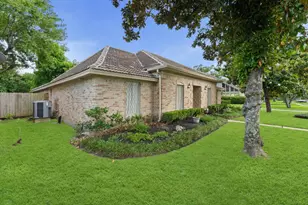 5515 Moss Glenn Ln, Houston, TX 77088 - Photo 2