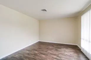 5755 Oakham St, Houston, TX 77085 - Photo 8