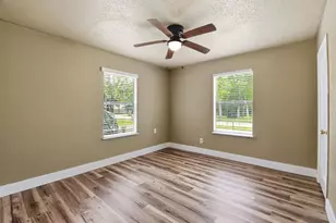 1109 E Walker St, League City, TX 77573 - Photo 36