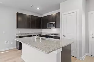 12203 Ridge Top Dr, Conroe, TX 77304 - Photo 4