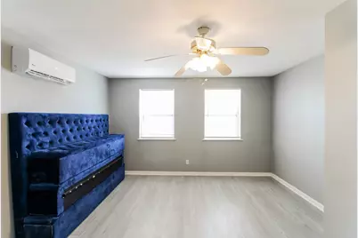610 Ball #6, Galveston, TX 77550 - Photo 4