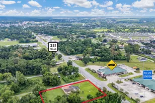 208 Barnes, Dayton, TX 77535 - Photo 1