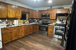 208 Barnes, Dayton, TX 77535 - Photo 10