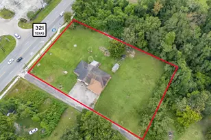 208 Barnes, Dayton, TX 77535 - Photo 4