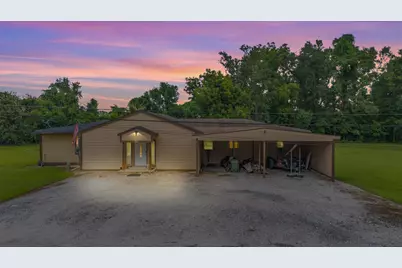 208 Barnes, Dayton, TX 77535 - Photo 6