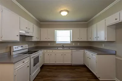 5810 Meadowview Road, Beaumont, TX 77708 - Photo 6