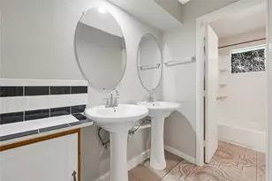 1613 Wycliffe Dr, Houston, TX 77043 - Photo 16