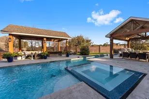 2203 Flameleaf Ct, Conroe, TX 77384 - Photo 4