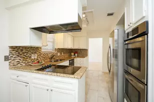 14103 Overbrook Ln, Houston, TX 77077 - Photo 6