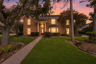 513 Meadow Bend Drive, Friendswood, TX 77546 - Photo 2