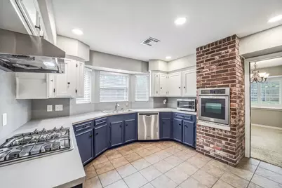 1655 Imperial Crown Drive, Houston, TX 77043 - Photo 12