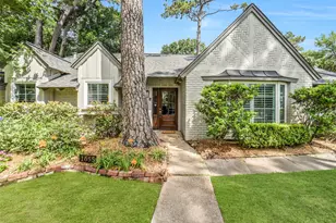 1655 Imperial Crown Dr, Houston, TX 77043 - Photo 2