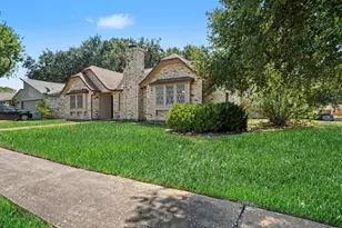 705 Meadowlark Ln, Baytown, TX 77521 - Photo 2