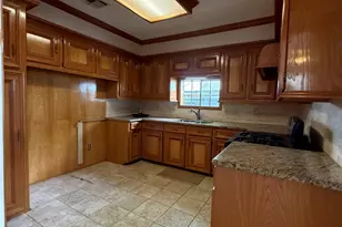 703 76th St, Houston, TX 77012 - Photo 8