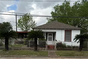 703 76th St, Houston, TX 77012 - Photo 2
