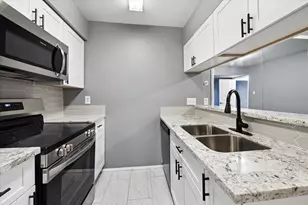 2100 Wilcrest Dr, Houston, TX 77042 - Photo 8