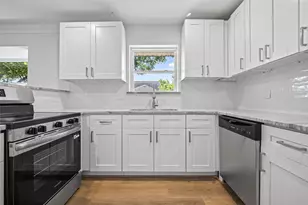 8438 Gallahad St, Houston, TX 77078 - Photo 14
