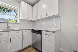 8438 Gallahad St, Houston, TX 77078 - Photo 16