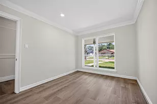 8438 Gallahad St, Houston, TX 77078 - Photo 34
