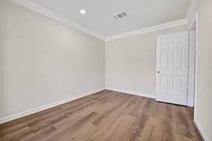 8438 Gallahad St, Houston, TX 77078 - Photo 32