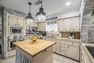 3008 N Pruett St, Baytown, TX 77521 - Photo 16