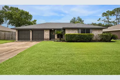 605 Heather Lane, Friendswood, TX 77546 - Photo 1