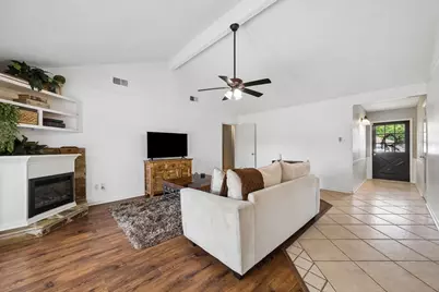 605 Heather Lane, Friendswood, TX 77546 - Photo 2