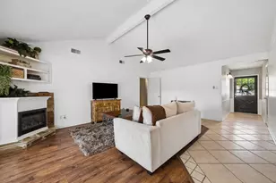 605 Heather Ln, Friendswood, TX 77546 - Photo 2