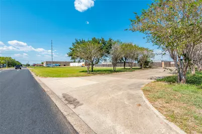 1510 N Ben Jordan Street, Victoria, TX 77901 - Photo 4