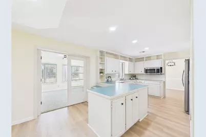 205 Narcissus Street, Lake Jackson, TX 77566 - Photo 12