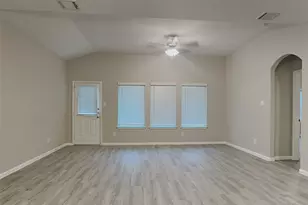 227 Murrieta Ln, Rosharon, TX 77583 - Photo 2