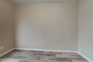 227 Murrieta Ln, Rosharon, TX 77583 - Photo 4