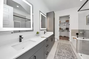 15635 Memorial Dr, Houston, TX 77079 - Photo 14