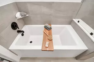 15635 Memorial Dr, Houston, TX 77079 - Photo 16