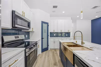 8531 Rinn Street #B, Houston, TX 77078 - Photo 2