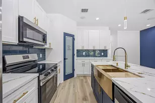 8531 Rinn St, Houston, TX 77078 - Photo 2