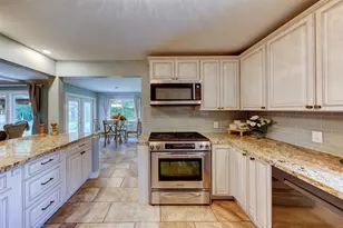 5109 Oak Ct, Dickinson, TX 77539 - Photo 18