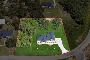 413 S Garrett Circle, Bellville, TX 77418 - Photo 2