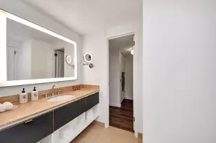 1300 Lamar St, Houston, TX 77010 - Photo 38