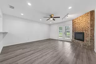 26522 Hillside Dr, Oak Ridge North, TX 77386 - Photo 10