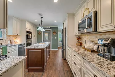 545 Robert E Lee Drive, Conroe, TX 77302 - Photo 14