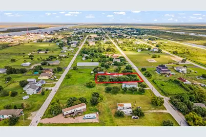 813 Nelson Avenue, Port Bolivar, TX 77650 - Photo 38