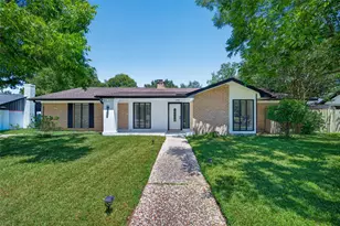 104 Burgundy Ln, League City, TX 77573 - Photo 1