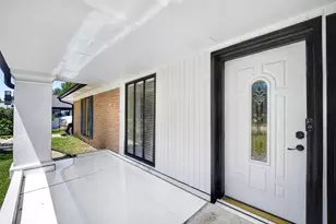 104 Burgundy Ln, League City, TX 77573 - Photo 8